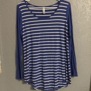 LuLaRoe blue and white stripped lynnae/ medium